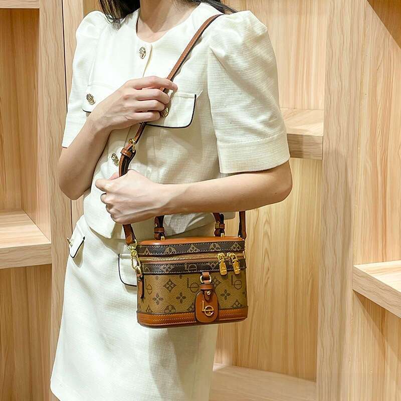 Box for Women 2025 New Vintage Floral Niche High-end Handheld Crossbody Small Bucket Bag