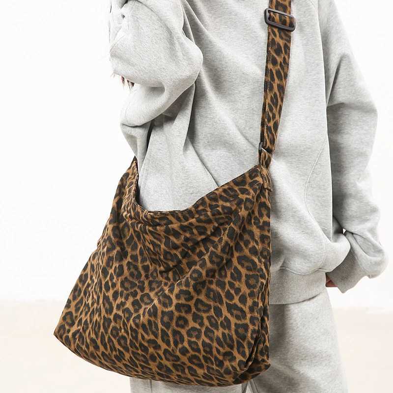 Camouflage Canvas Shoulder Bags Women Large Capacity Leopard Crossbody Bags Unisex Cotton Packages Korea Style Casual Totes W251031