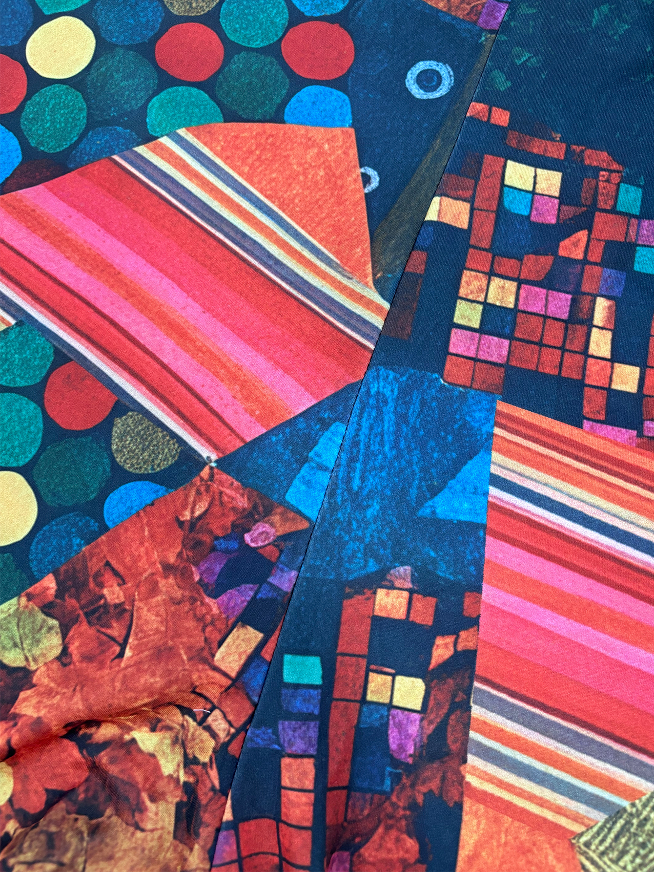 Chic Milk Silk Cotton Blends Two Piece Bottomwear Ensemble Featuring Eye-catching Graphics & Functional Side Pocket Design--CF56132