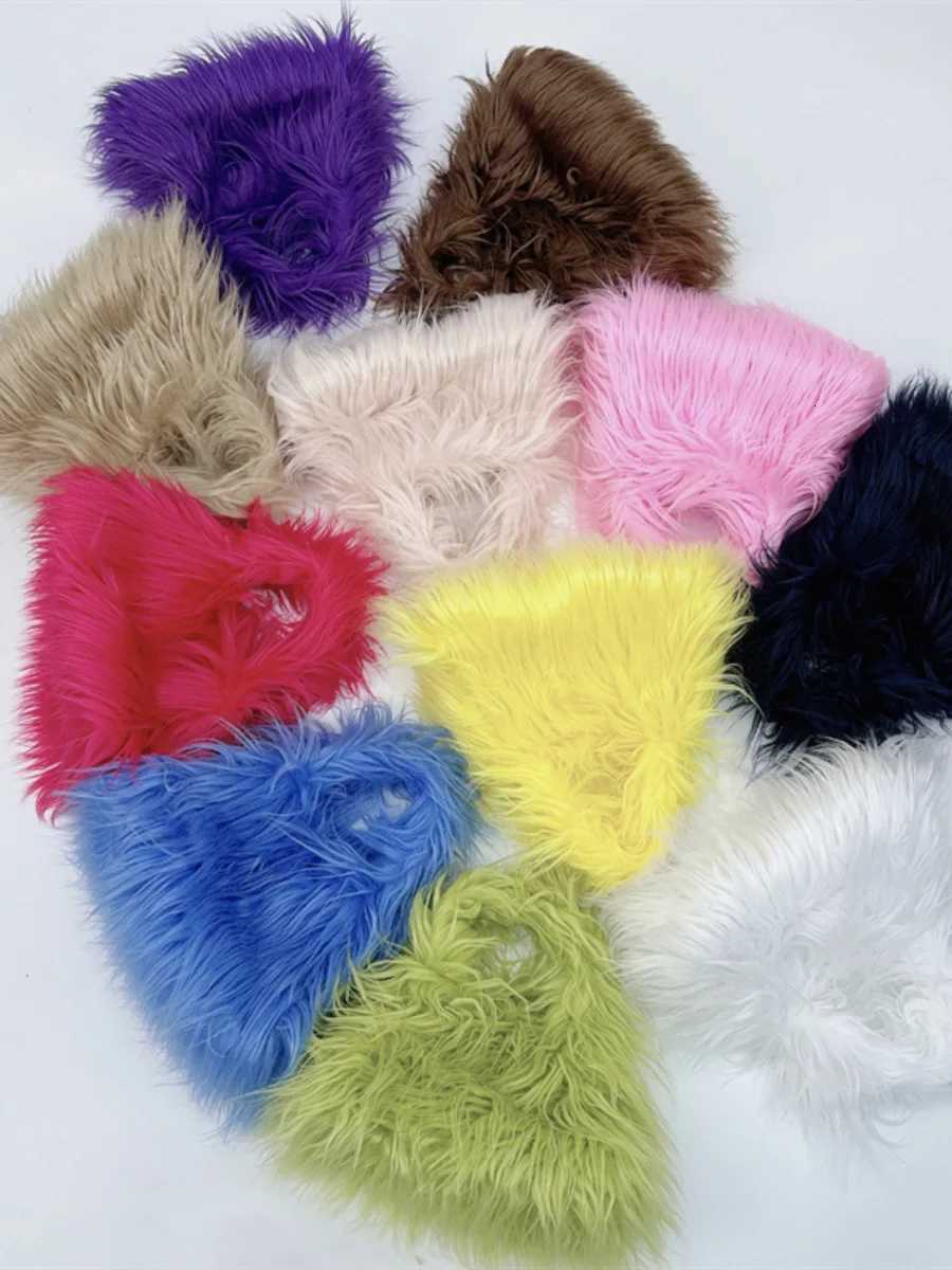 Luxury Fluffy Plush Women Shoulder Bag Soft Faux Fur Bags for Women Overlarge Handbag Winter Puffy Hobo Designer Shopper Tote W251031