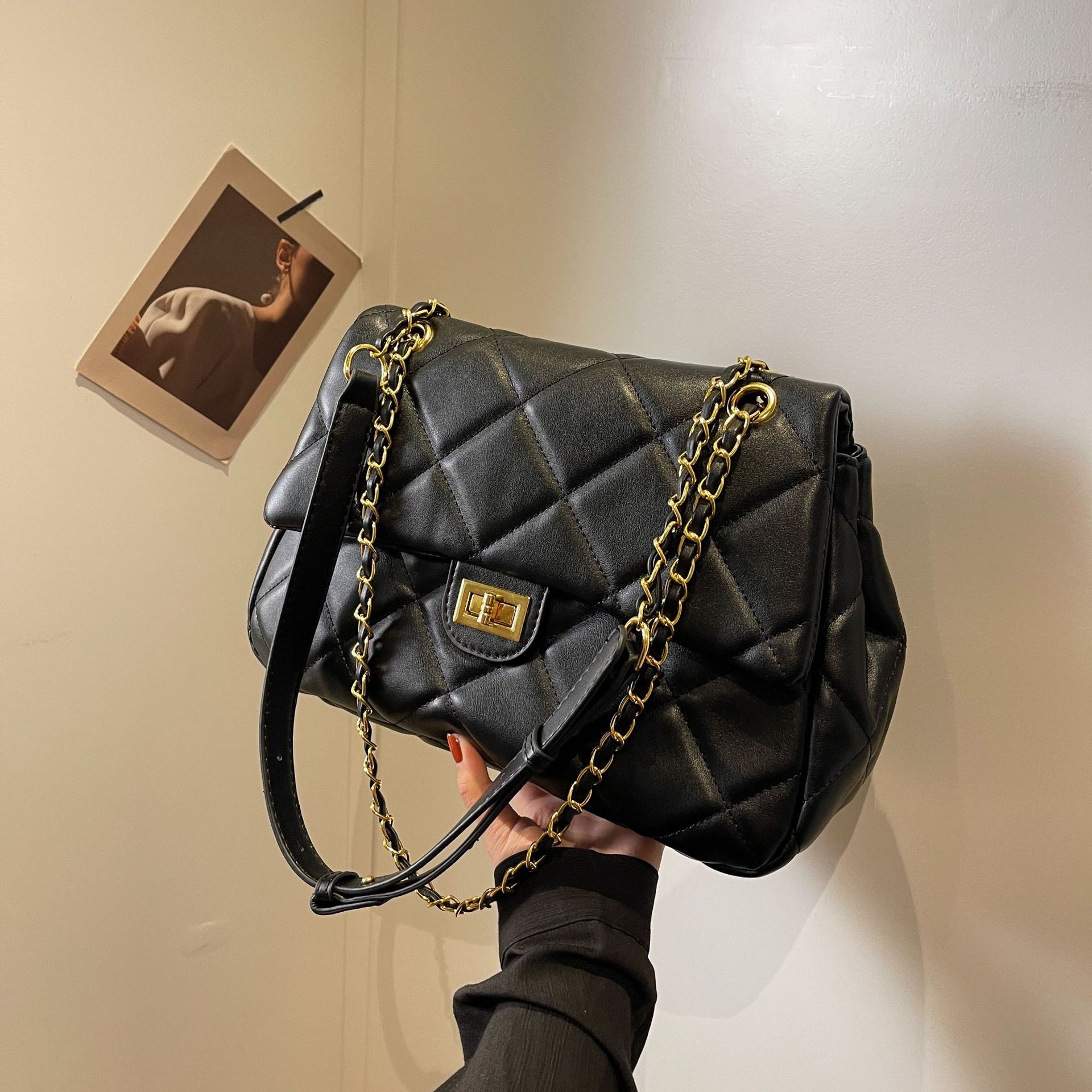 Free shipping, high-end printed soft leather, niche fashion, versatile and popular commuter single-shoulder crossbody small chanel-style diamond-shaped chain bag