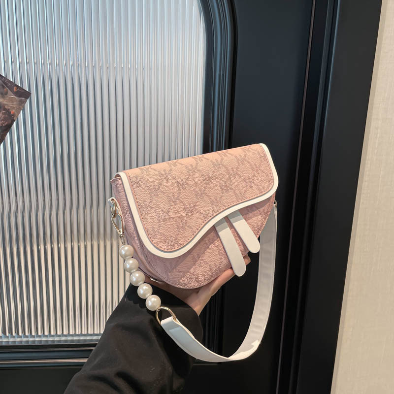 Bags Simple Women's Bag 2024 Winter New Niche Color-block Letter Saddle Bag Fashionable Luxury Bag Fashion Designer Bag Textured Shoulder Crossbo