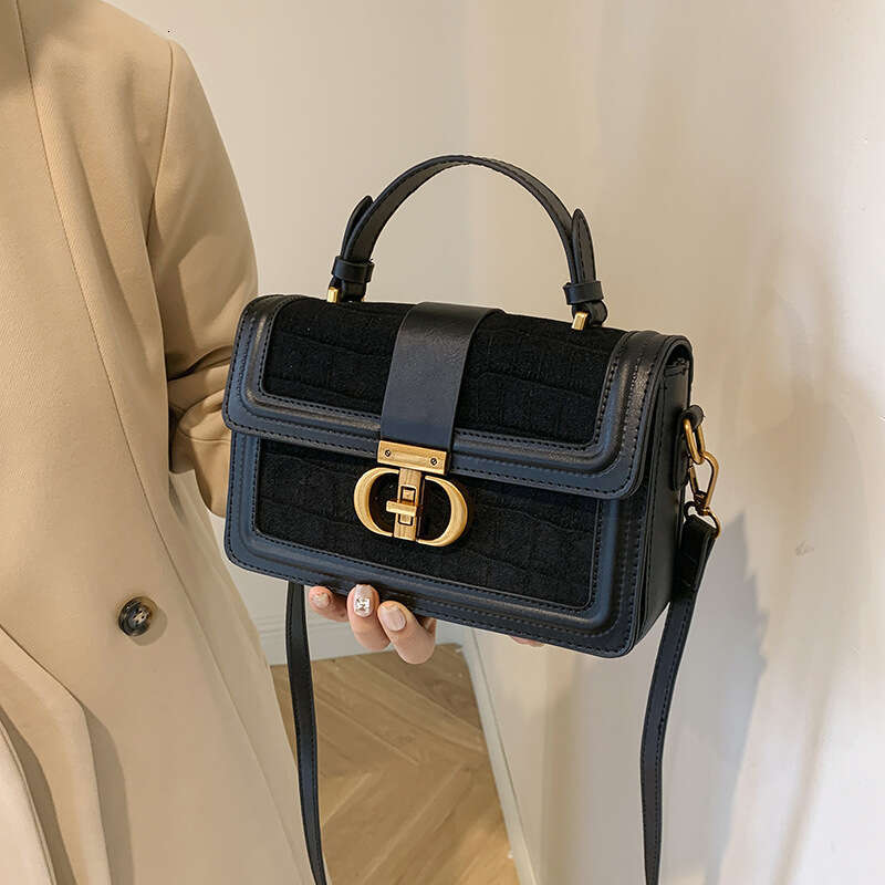 designer bag New Retro Handheld Small Square High-Quality Texture Niche Design Light Luxury Shoulder Bag Wholesale