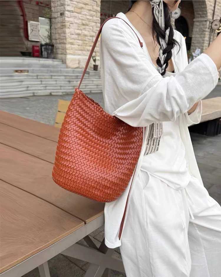 luxury woman handbagNew high end Handwoven genuine leather womens bag large capacity shoulder tote bag underarm bag bucket bag W251031
