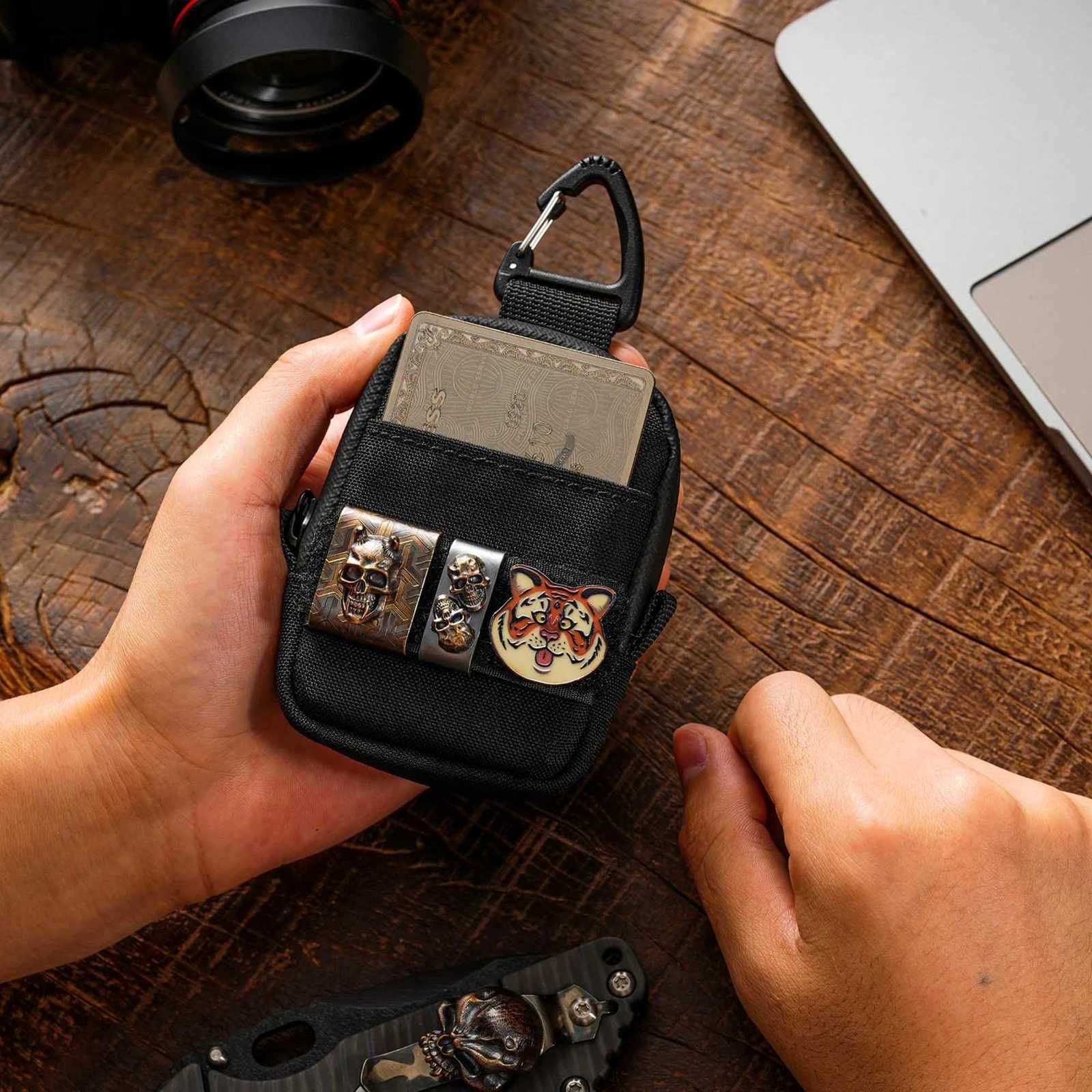 A6 Mini Size EDC Utility Pouch Mini Coin Purse with Custom Carabiner EDC Mini Size Pocket Organizer Key Waist Case for Daily W251031