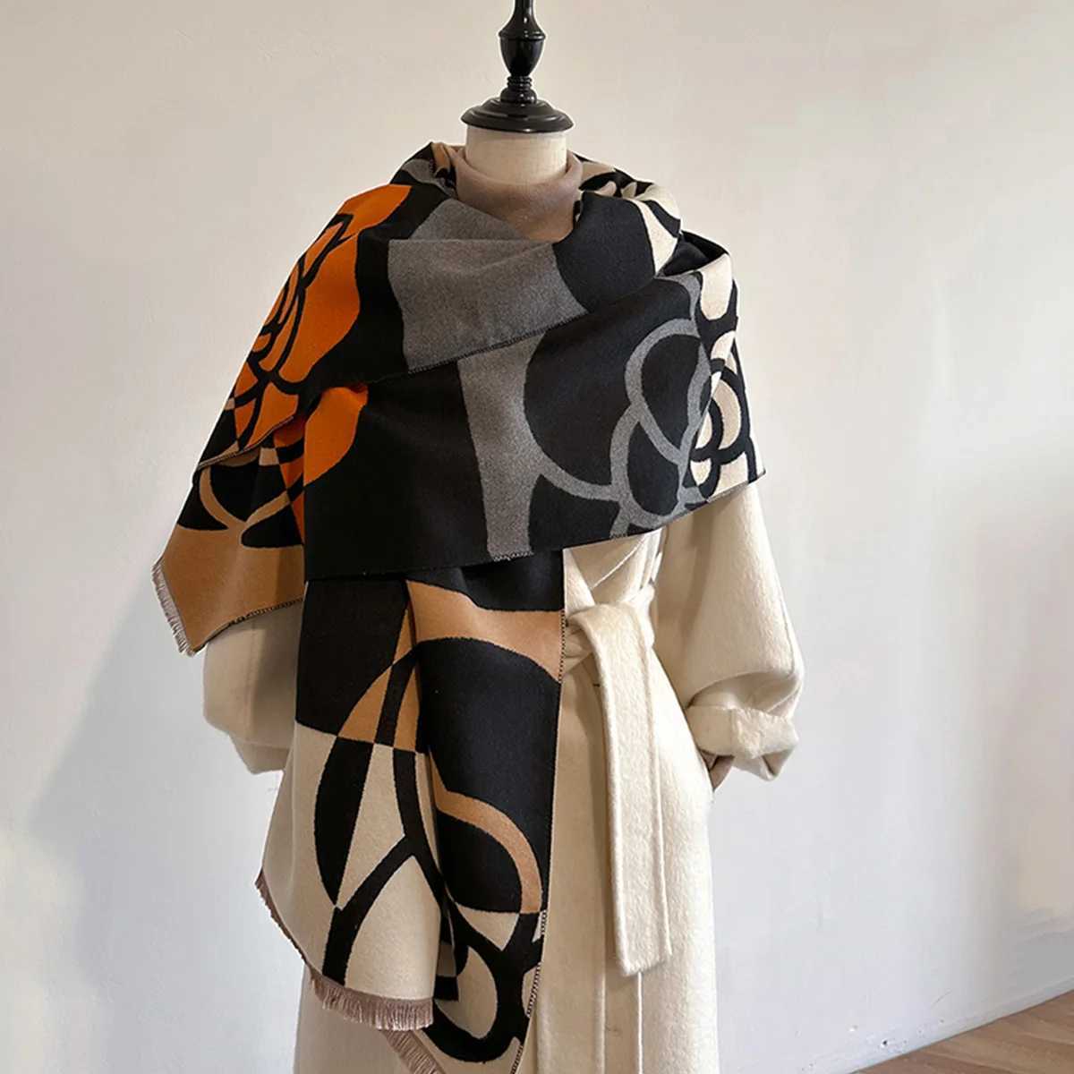 Luxury Brand Winter Shawl Wraps Imitation Cashmere Scarf for Women Thick Blanket Stoles Warm Echarpe 2023 New C251031