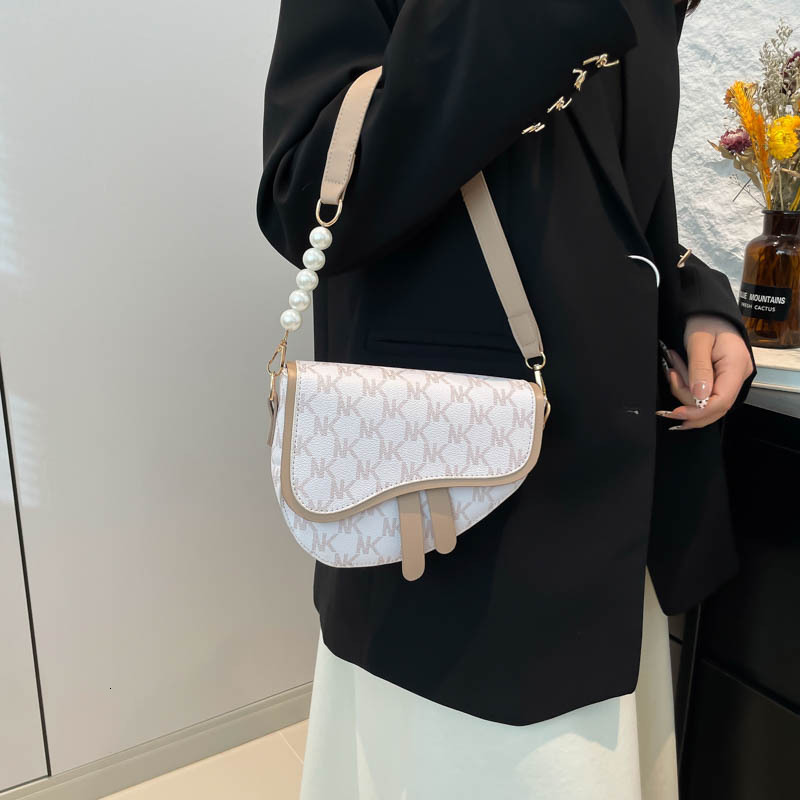 Bags Simple Women's Bag 2024 Winter New Niche Color-block Letter Saddle Bag Fashionable Luxury Bag Fashion Designer Bag Textured Shoulder Crossbo