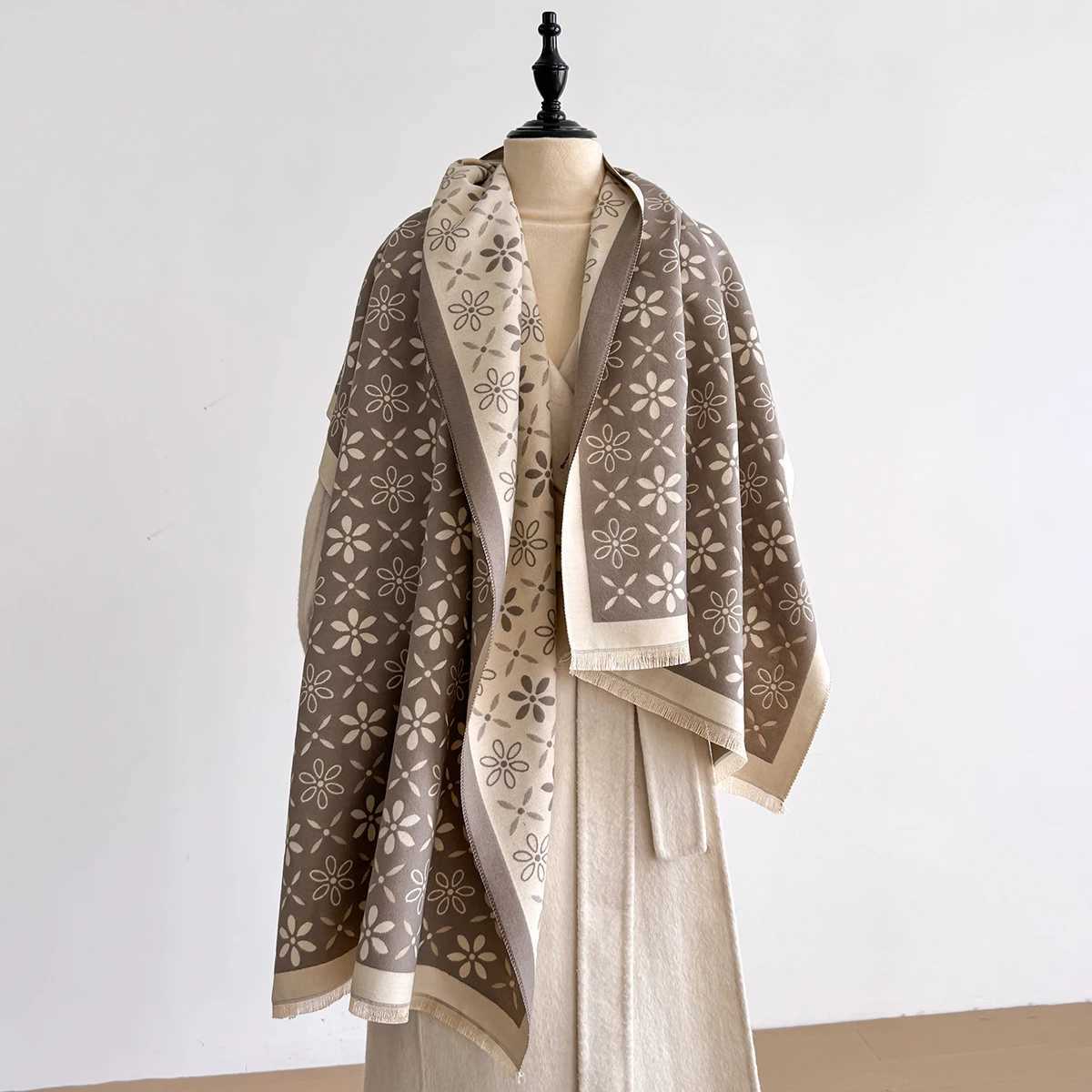 2025 New Womens Autumn and Winter Trend Imitation Cashmere Scarves Female Thermal Air Conditioner Shawl Long Scarf C251031