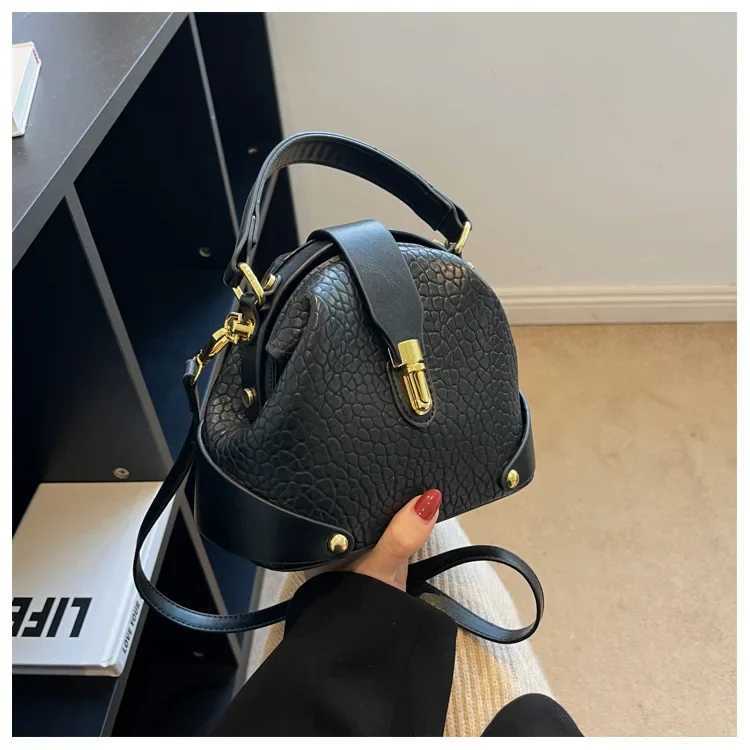 Designer 2025 New Wens Niche Leisure Bag Internet Celebrity Style Fi Versatile Simple Texture Portable ShoderMessenger1 Y251120