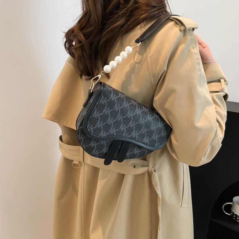 Bags Simple Women's Bag 2024 Winter New Niche Color-block Letter Saddle Bag Fashionable Luxury Bag Fashion Designer Bag Textured Shoulder Crossbo