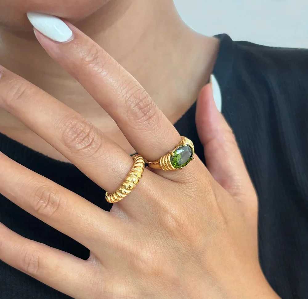 Youthway Cubic Zirconia Diamonds Metal Stainless Steel Waterproof Snake Fashion Gold Color Ring for Women Charm Stylish JewelryXJ251031