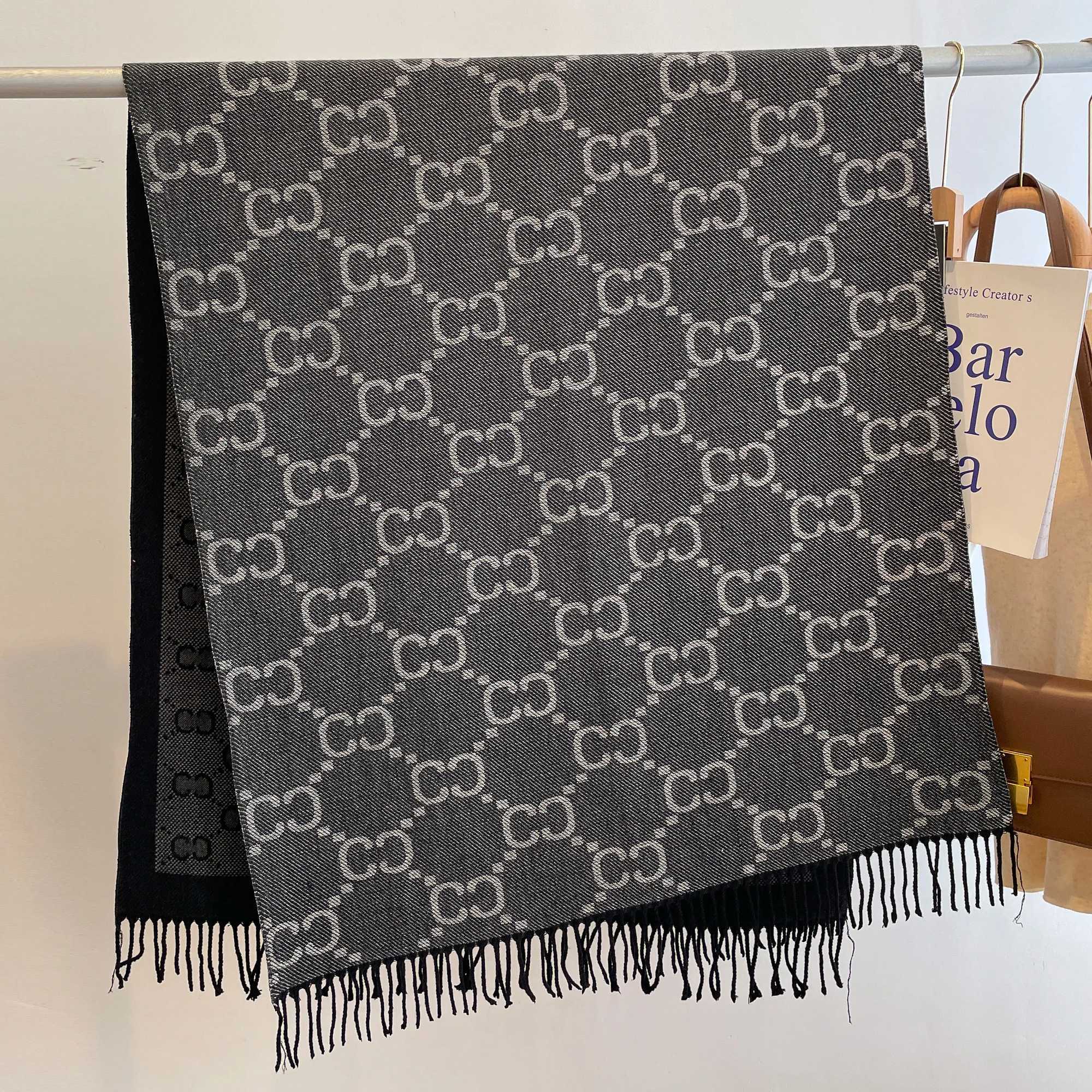 New Luxury Winter TwoSided Cashmere Long Fringe Scarves High Quality Women Thicken WrAP ShAWl Ladies Warm ScarfW251030m