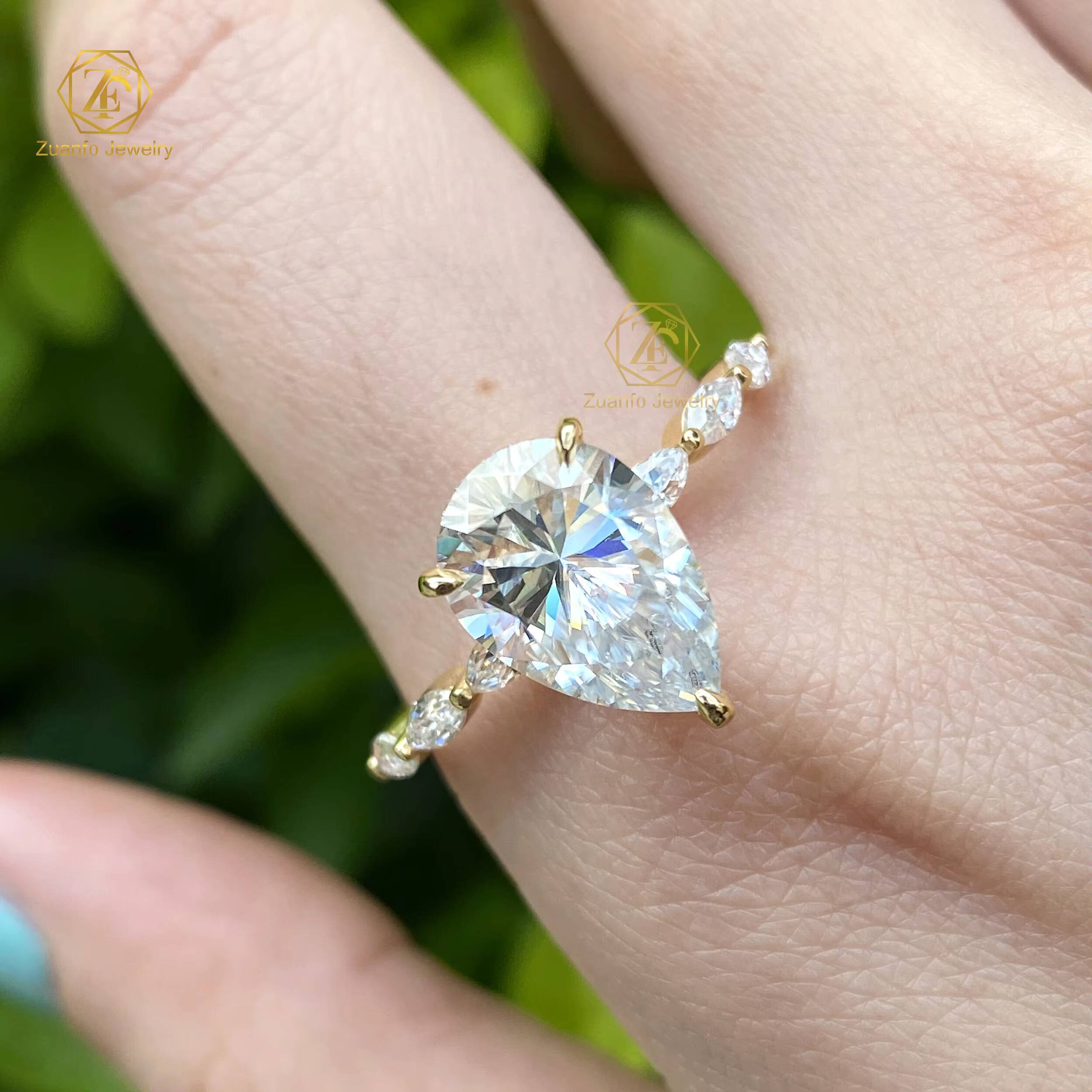 Hot Selling GRA Certified 4CT Pear Cut Moissanite Diamond Ring Luxury 14K 18K Yellow Gold Hidden Halo Engagement Ring