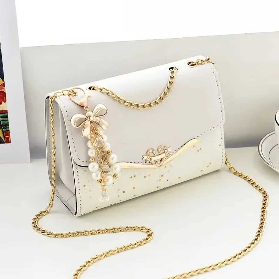 1 Pcs Versatile New Cute and Highend Handbag for Female College Students Fashionable and Versatile Chain Crossbody Shoulder Bag W251031