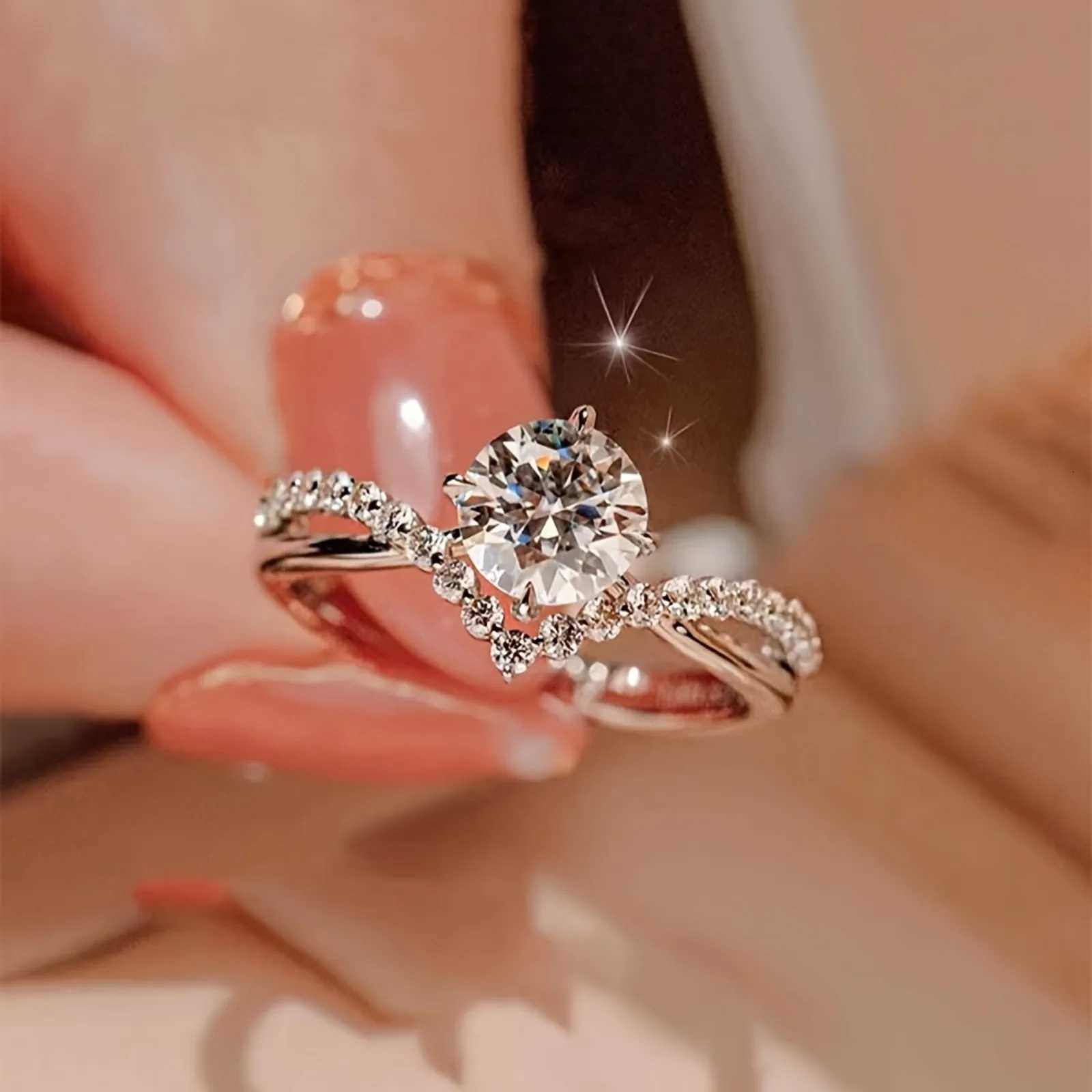 Adjustable Open Wedding Ring Set for Couples Elegant 2 Piece Shining Engagement Ring Ideal for Daily Wear and CelebrationsXJ251031