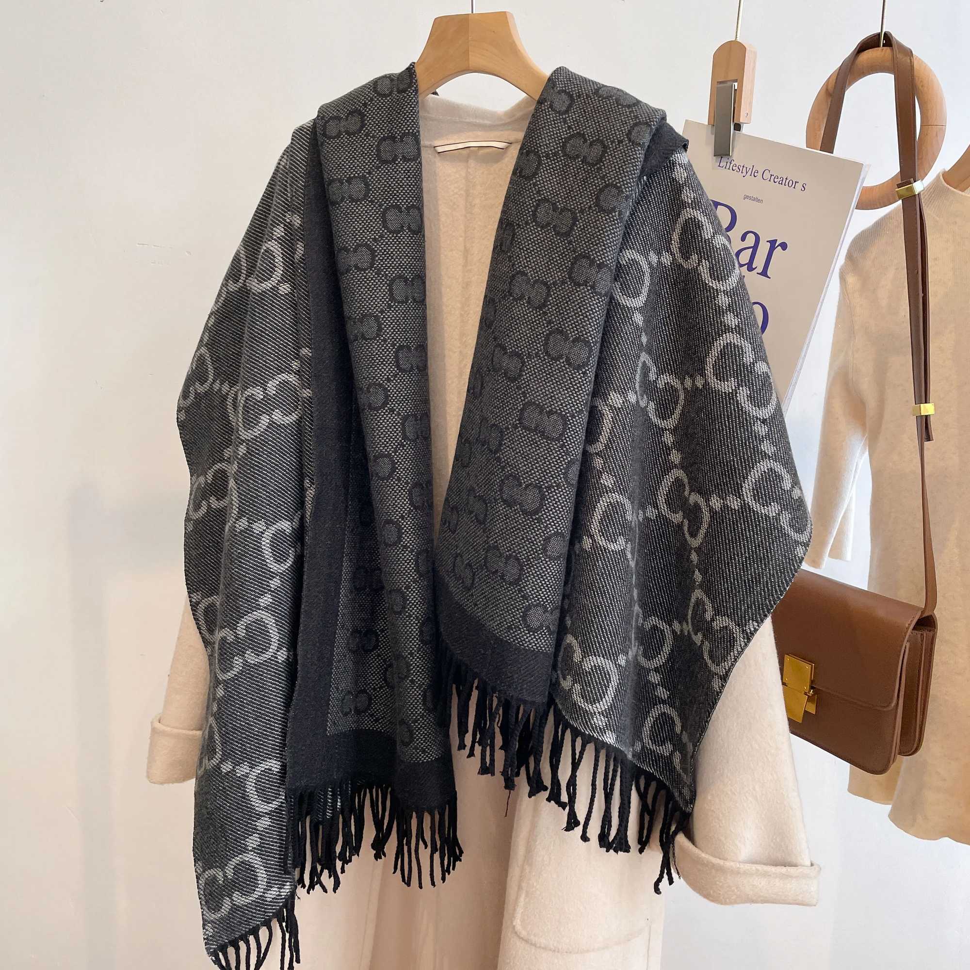 New Luxury Winter TwoSided Cashmere Long Fringe Scarves High Quality Women Thicken WrAP ShAWl Ladies Warm ScarfW251030m