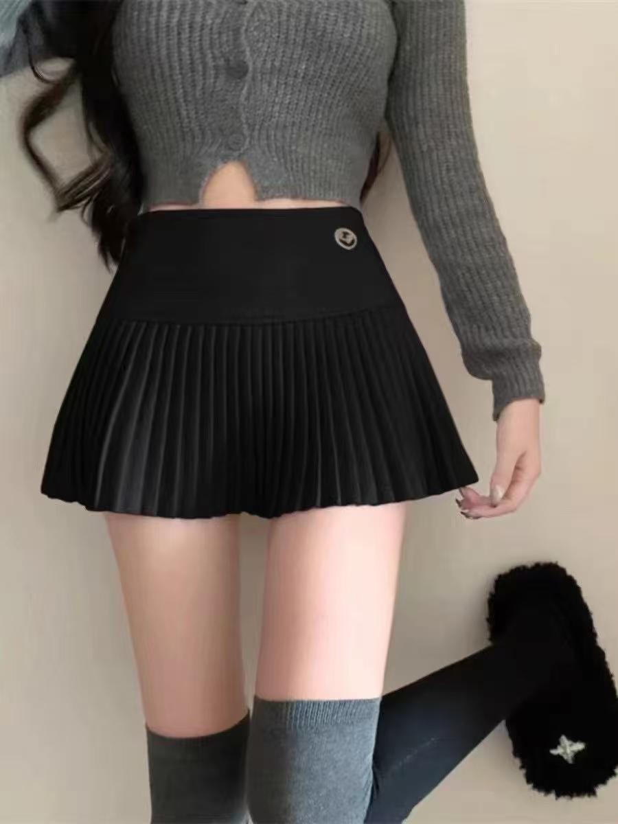 Women's Pleated Mini Skirt with Metal Decoration, High-Waisted Short Skirt, Slimming & Heightening, Fashionable A-Line Skirt for Women, Trendy Casual Wear-NO03