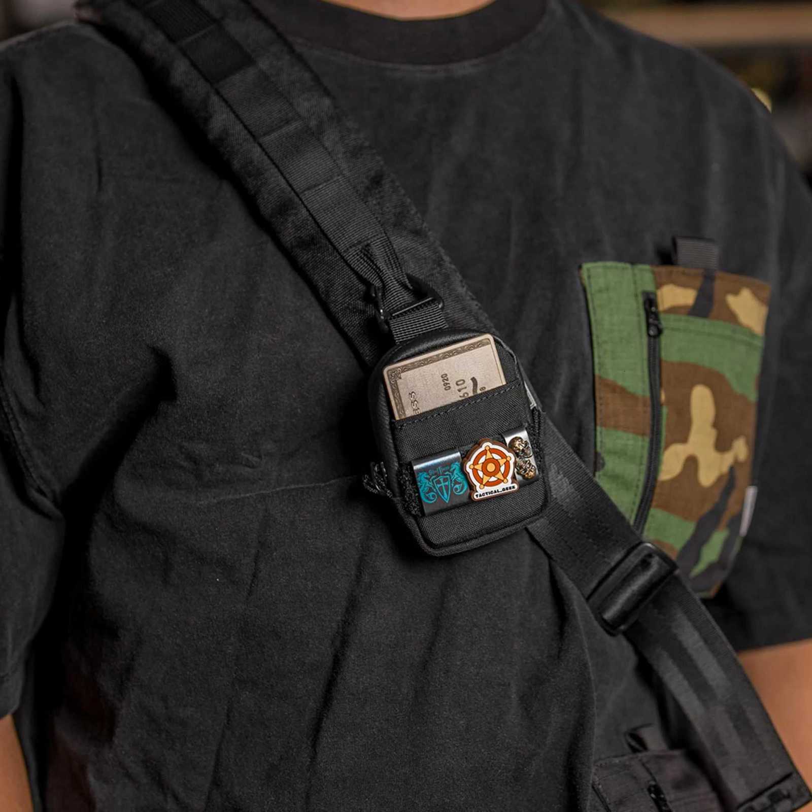 A6 Mini Size EDC Utility Pouch Mini Coin Purse with Custom Carabiner EDC Mini Size Pocket Organizer Key Waist Case for Daily W251031