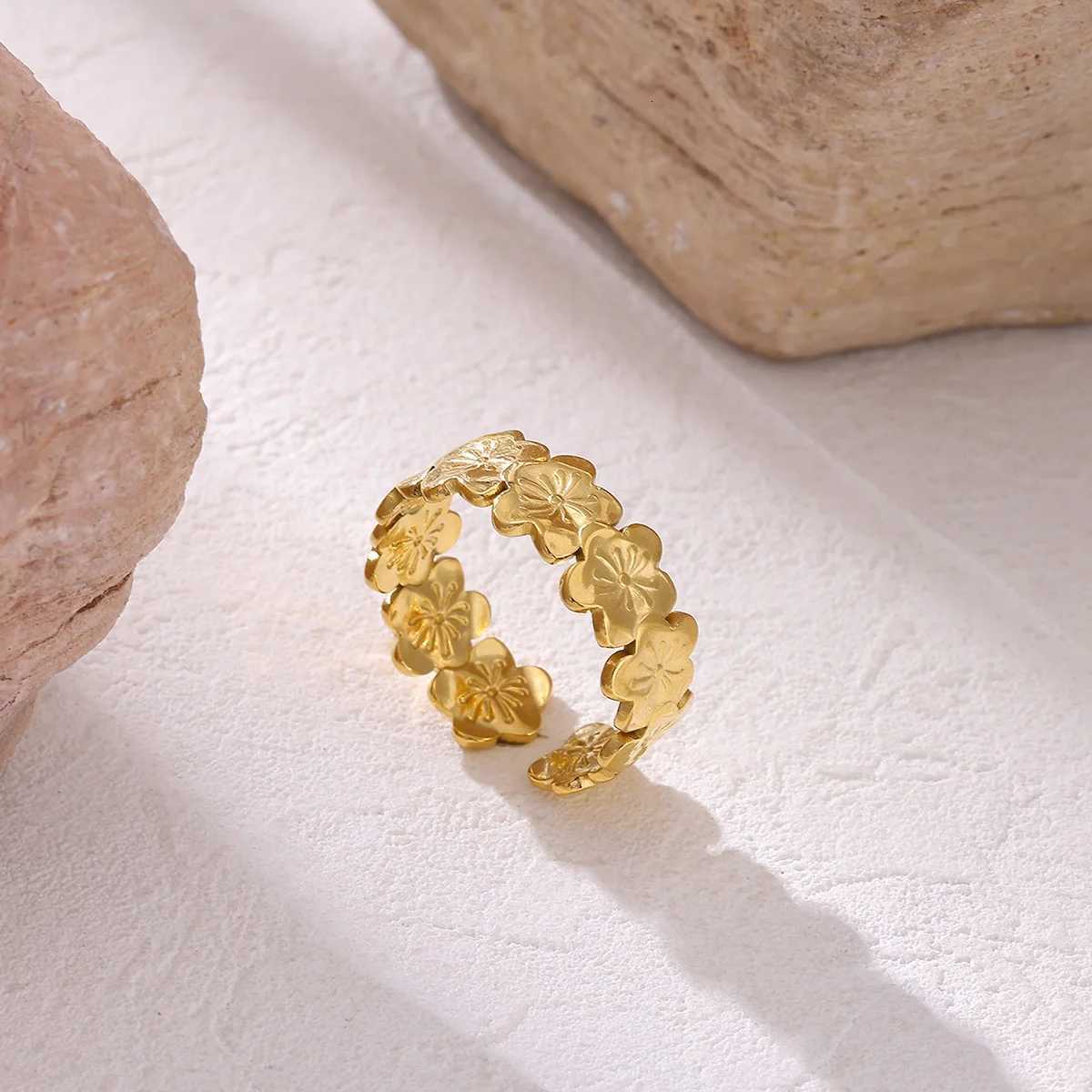 Cherry Blossom Petals Gold Color Rings For Women Geometric Flowers Stainless Steel Sweet Jewelry Accessories Gift Her ChristmasXJ251031