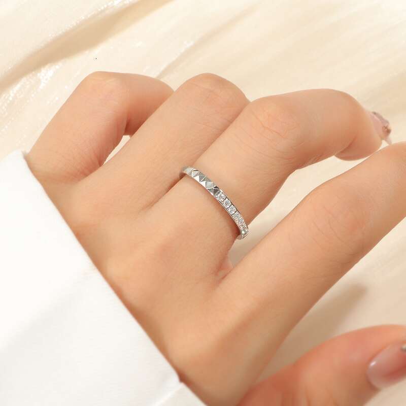 Ring Designer rings Light Luxury Exquisite Half Circle Diamond Studded Rivet Titanium Steel Personality Fashion Trend Index Finger for Women Non Fadin