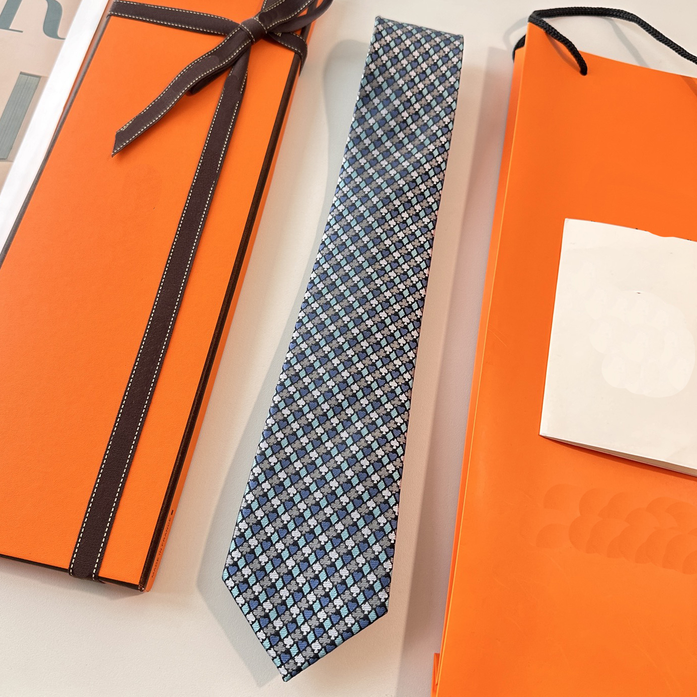 Hmm Brand new style Premium Universal Box of Men's Designer Silk Ties Ideal for Professional Settings