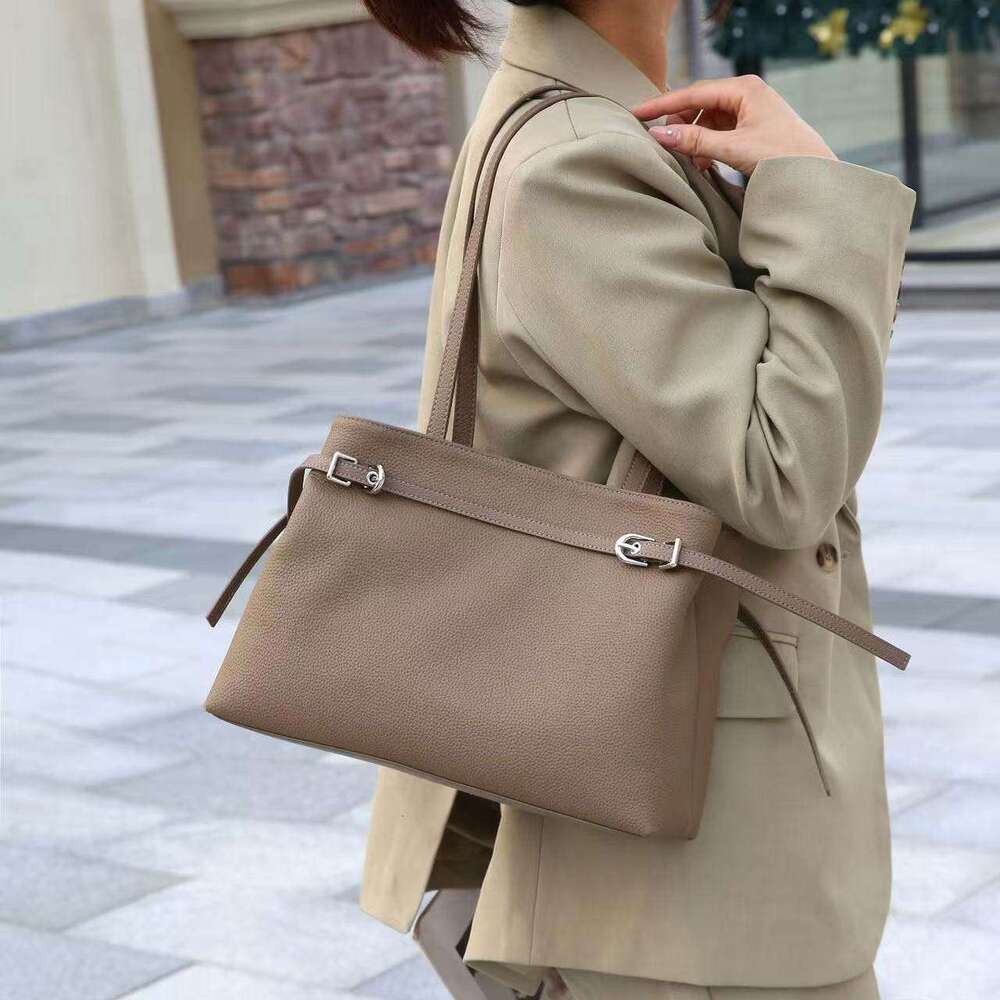 Luxury Bag Designer Genuine Leather New Large Capacity Cowhide High End Commuter Crossbody Shoulder Women S Tote Bag