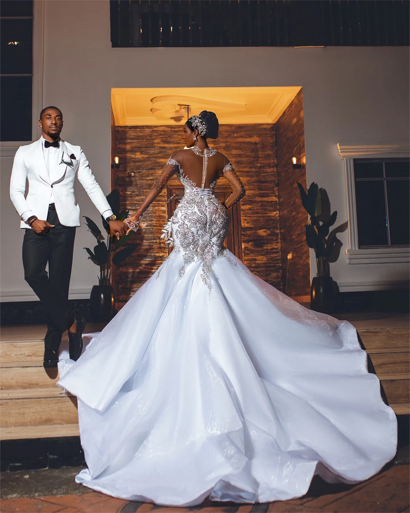 Mermaid Wedding Dresses Plus Size Beaded Lace Full Sleeves Sheer Neck Vintage Elegant Bridal Gowns Dress