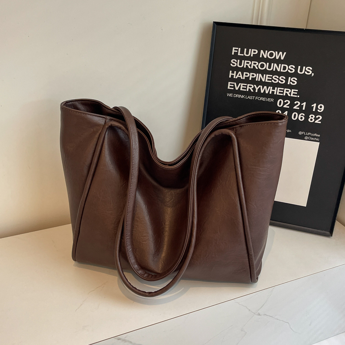 2025 New Fashion Large Capacity Versatile Soft Leather Shoulder design Commuter Tote Bag for Women
