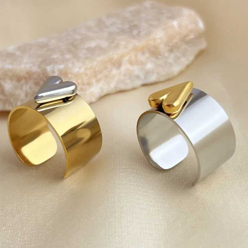 2025 New Design Gold Silver Color Two Tone Metal Heart Stainless Steel Rings for Women Men Trendy Jewelry Valentines Day GiftsXJ251031