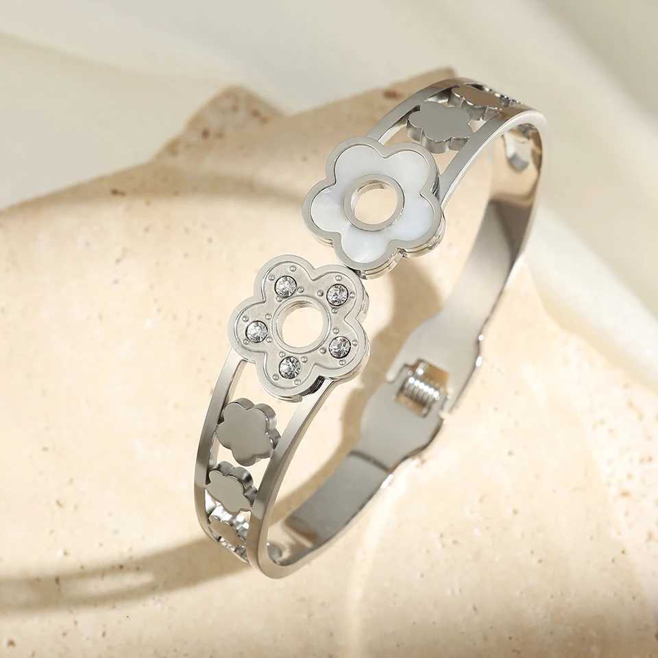 Luxury Engraved HTPWE Bracelets Set: A Timeless Pairing of Love Symbols Adorned with Precious Stones