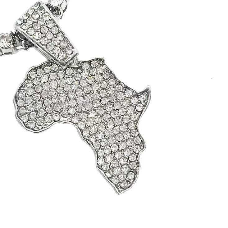 Mens and Womens Hip Hop Ice Out Africa Sparkling Map Pendant Necklace with 13mm Cuban Chain Hip Hop Necklace Fashionable Charm Jewelry Y250329