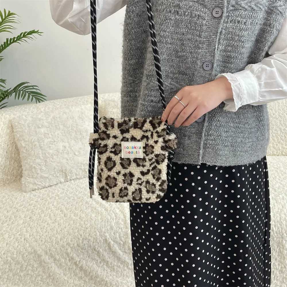 New Plush Dot Crossbody Bags for Women Cute Pink Shoulder Bag Handbag Purses Portable Phone Pouch W251031