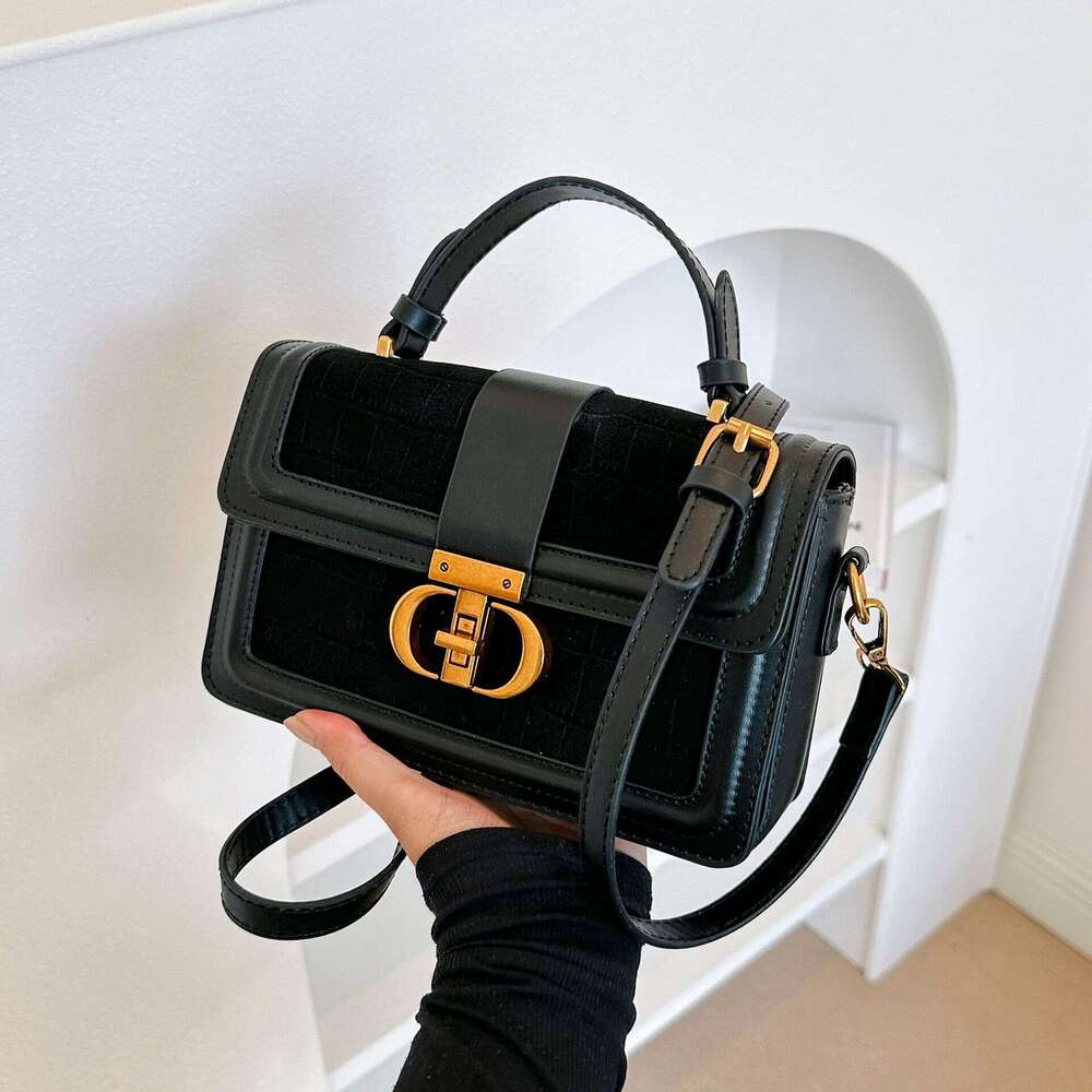 designer bag New Retro Handheld Small Square High-Quality Texture Niche Design Light Luxury Shoulder Bag Wholesale