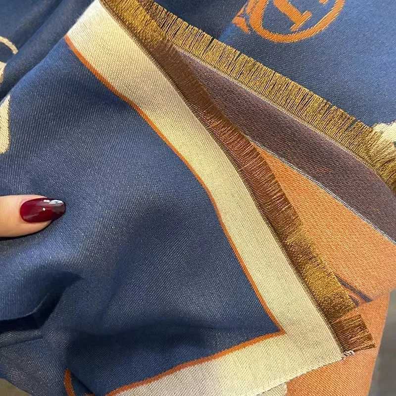 Luxury Autumn winter 2025 New Imitation Cashmere Scarf Women Fashion Versatile Lady Girls Warm Cape Neck Ladies Scarves charpes C251031
