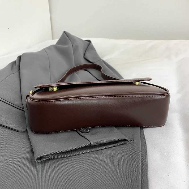 Flip Magnetic Buckle Shoulder Crossbody Bag for Work and Commuting Fashionable and Simple Armpit Small Square Bag Portable AccT251031