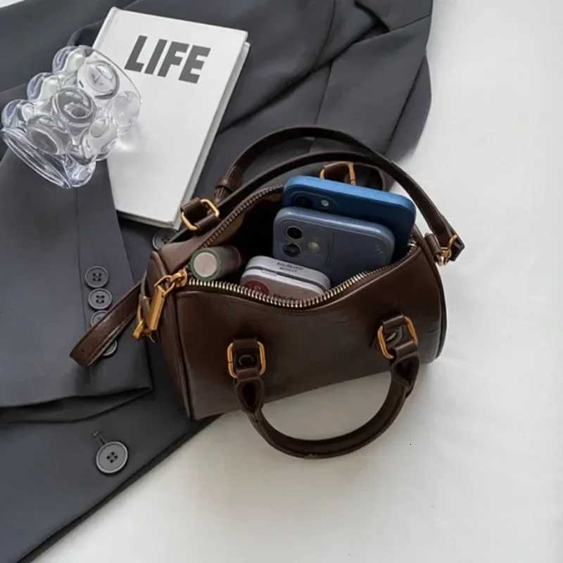 Wen Vintage Bost Bag Casual Fi Crossbody Wens British Style TopHandle Simple Fem Shoder Bag for Girl1 D251031