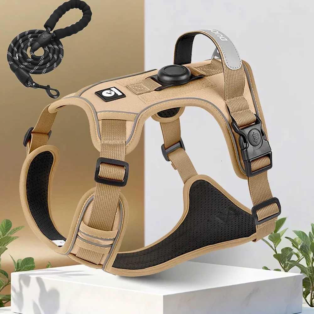 Dog Harness with Airtag Holder and Leash SetPremium Oxford Breathable Material Durable Reflective Dog Harness and Leash Set C251031