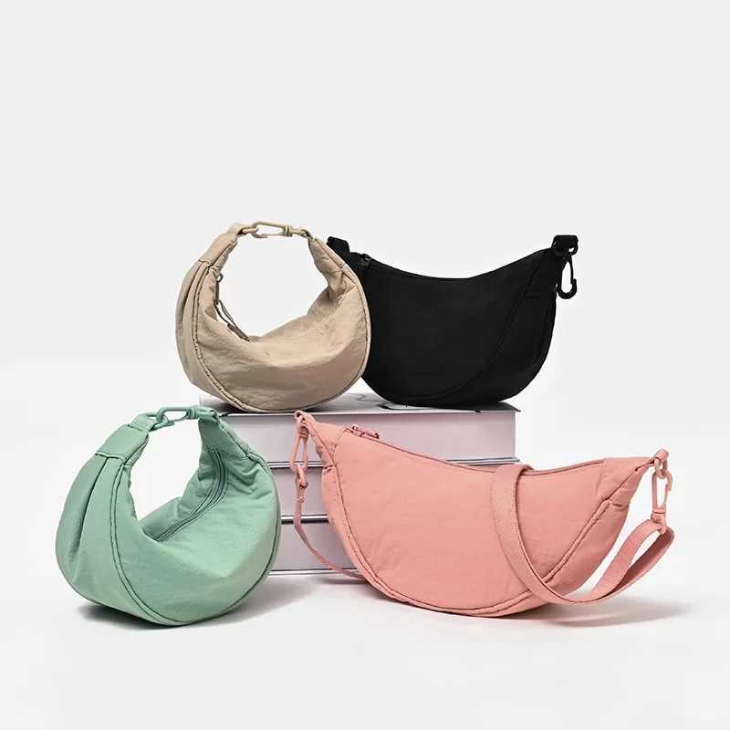 Solid Color Womens Portable Shoulder Bag Simple Female Nylon Cloth Padded Crossbody Bags Travel Purse Handbags Messenger Bag W251031
