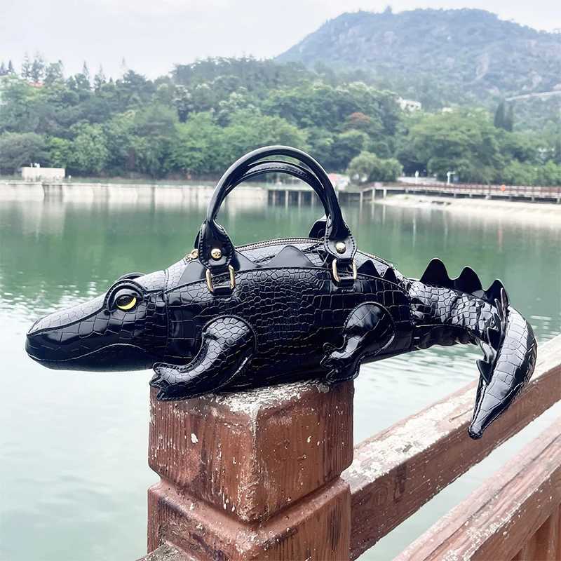 Funny Crocodileshaped Shoulder Bag Design Sense Niche Handbag Creative Hot Girl Crocodile Crossbody Bag Personalized Women Bag Z251029