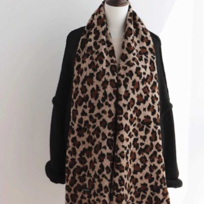 Korean Version Leopard Print Scarf Ladies Trendy Thick Warm Windproof Muffler Women Autumn Winter Soft Warm Stylish Shawl Female C251031