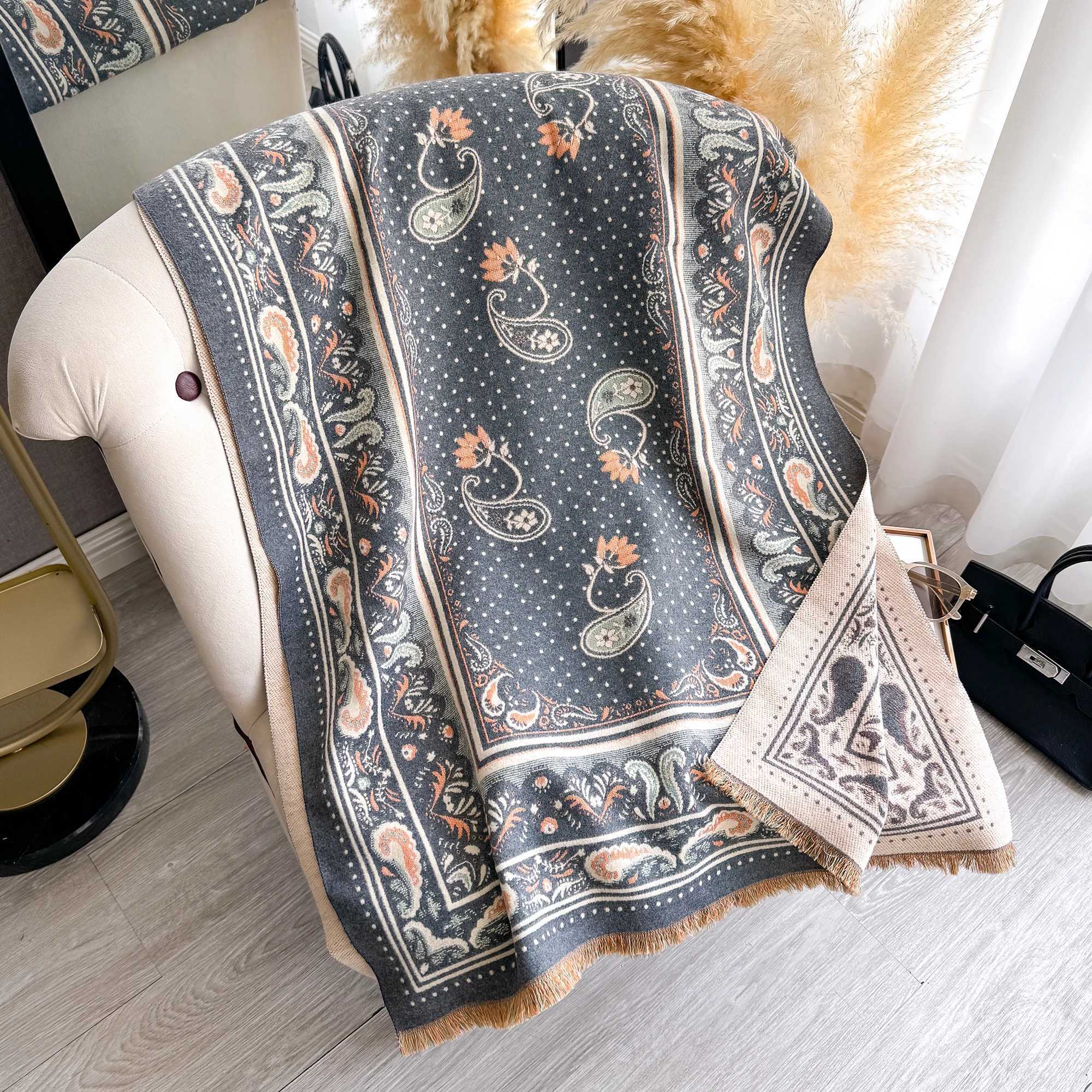 Paisley Design Warm Large Shawls And Neck Wraps for Autumn Winter Fashionable Wrap Stole for Women C251031
