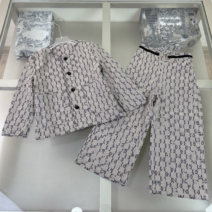 Girls' designer dress sets, high-quality autumn-winter children's denim two-piece set, fashionable and luxurious set Size 100 cm - 150 cm A3