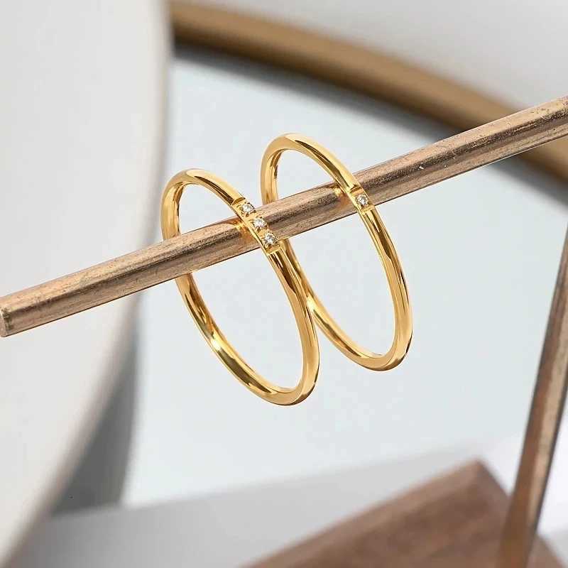 New Fashion 1mm stainless steel Cubic Zirconia Thin Finger Ring Fashion Jewelry Zircon Wedding RingXJ251031