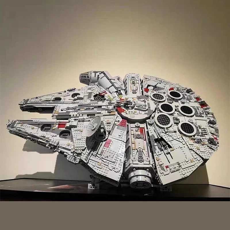 8445PCS With Stand Millennium Ship Falcon Kits desktop decoration Compatible With 75192 Star Bricks Christmas Birthday Gifts L2510303EDP