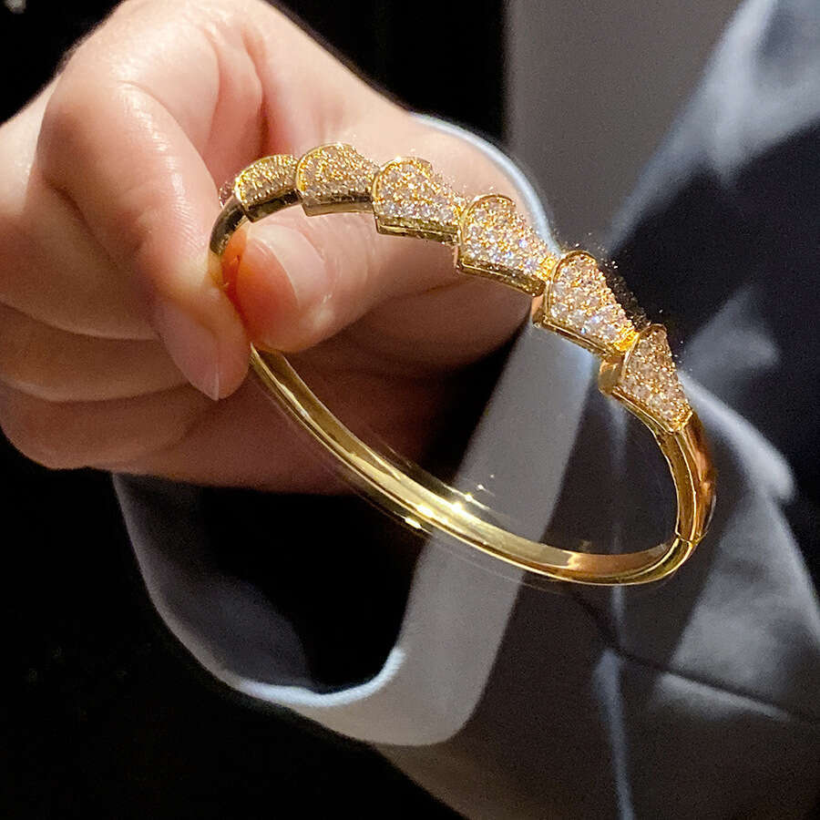 Bracelet designer bangle for women men Snake Clasp Zircon Bracelets copper plated with 18K gold Fashion Simple Versatile Luxury High end Feel Women�