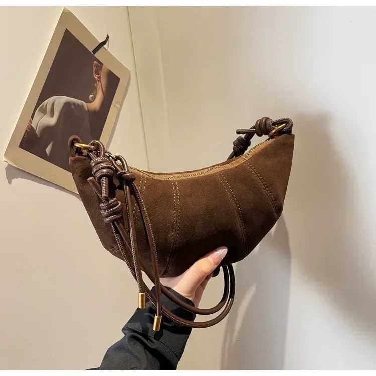 Designer Veet Material Zipper 2024 High Quality Shoder Bag Solid Color Simple Fiable Crossbody Bag Soft Wern Style Handbag1 Y251120