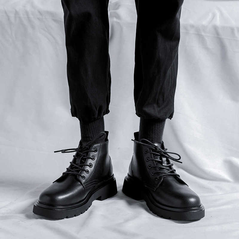 Black mid-calf Martin boots for men, stylish and cool for autumn, British motorcycle style, INS leather shoes, Hong Kong style couple work boots.