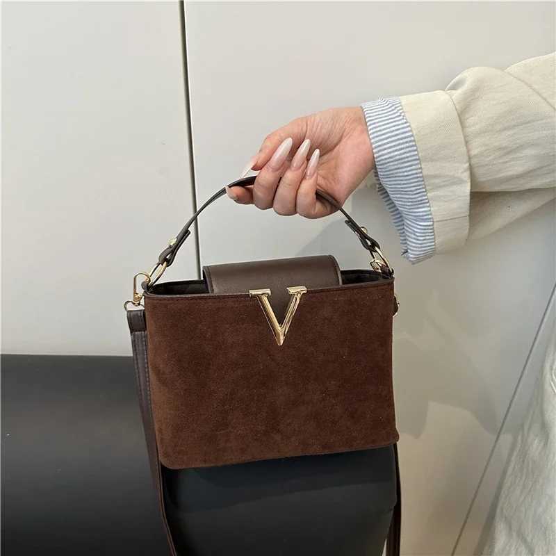 Fashionable Mini Suede Womens Bag Faux Suede Tote Bag Hardware Lock Buckle Decoration Handbag Purse Shoulder Cross Body BagsW251031