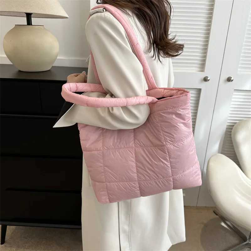 Pink Padded Casual Large Capacity Shoulder Bags for Women Space Cotton Handbag Totes Fashion Winter Daily Use Bag Bolsa Feminina W251031