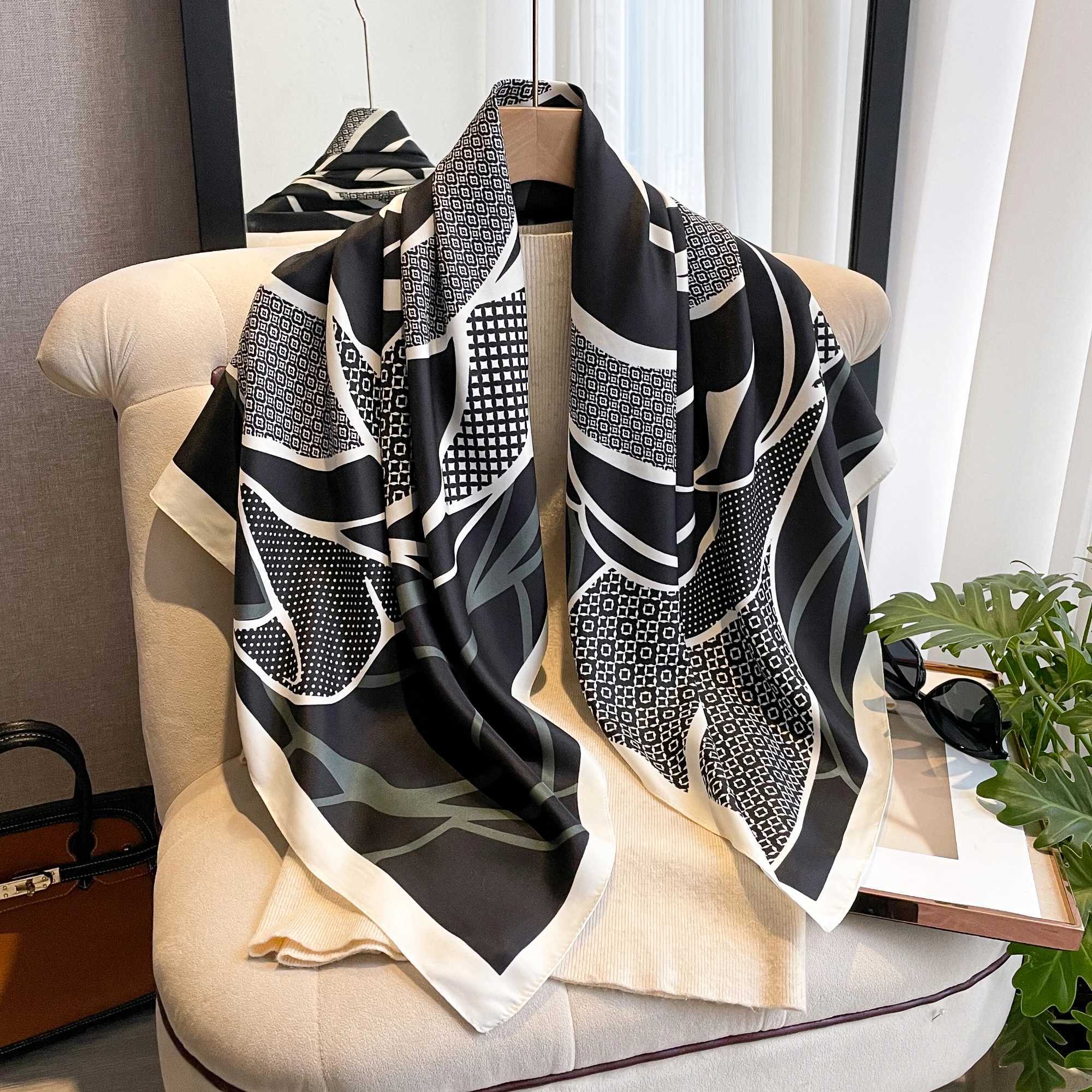 New Design Luxury 90cm Twill Silk Women Scarf Sunscreen Foulard Shawl Hijab Female Hair Hijab Wraps Neckerchief Bandanda Echarpe C251031